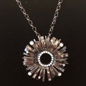 👀Lia Sophia “Galleria” Necklace w/ Removable Pin